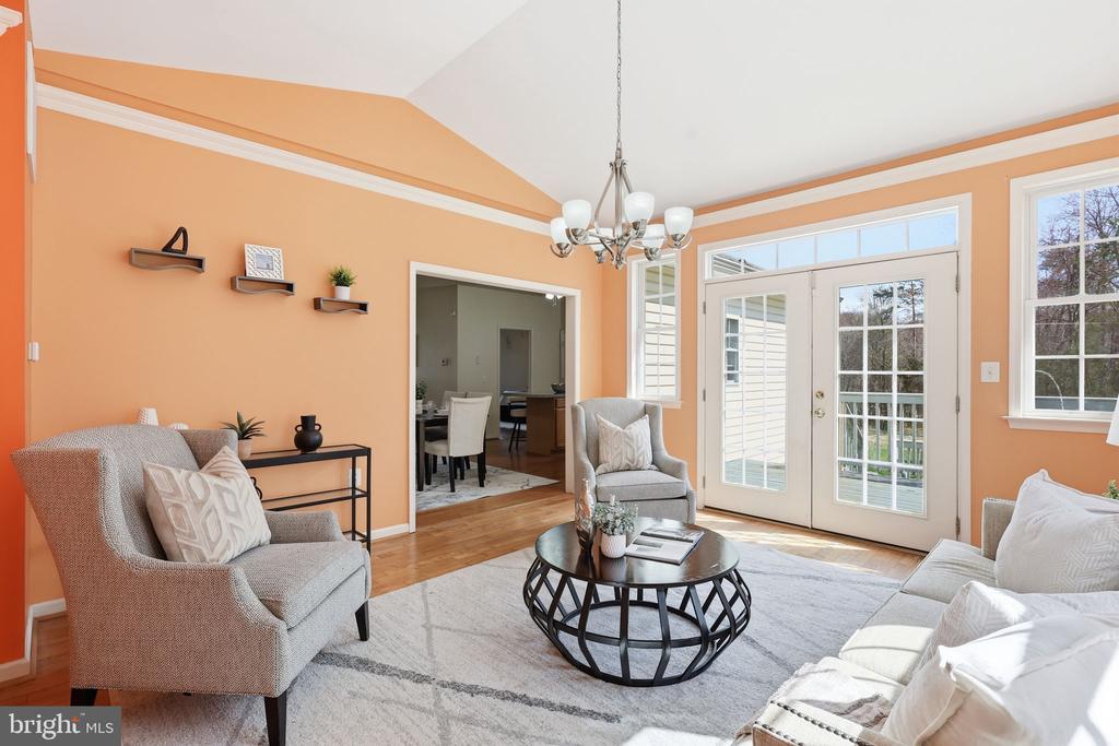 7 VIKING LANE