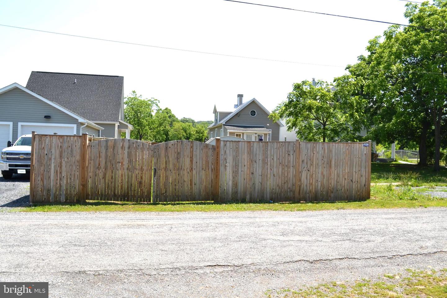 327 Front St