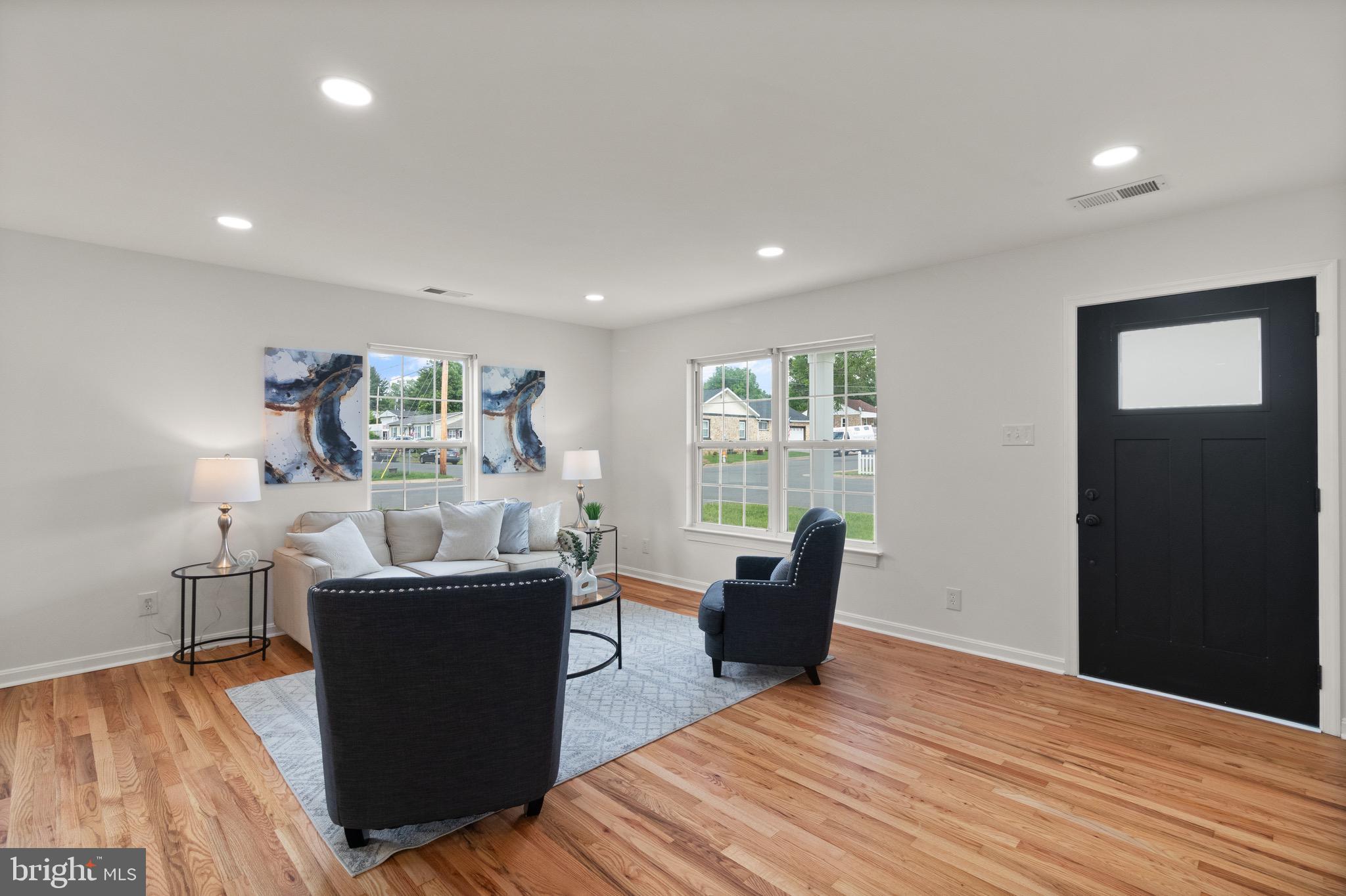 900 W 13th St