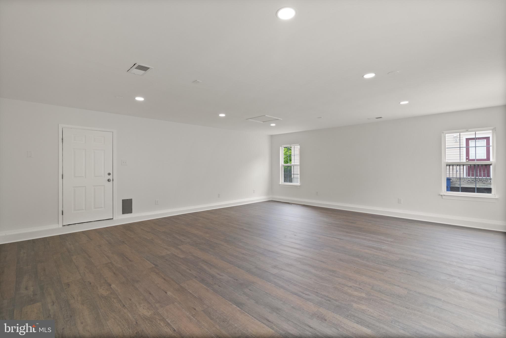 900 W 13th St