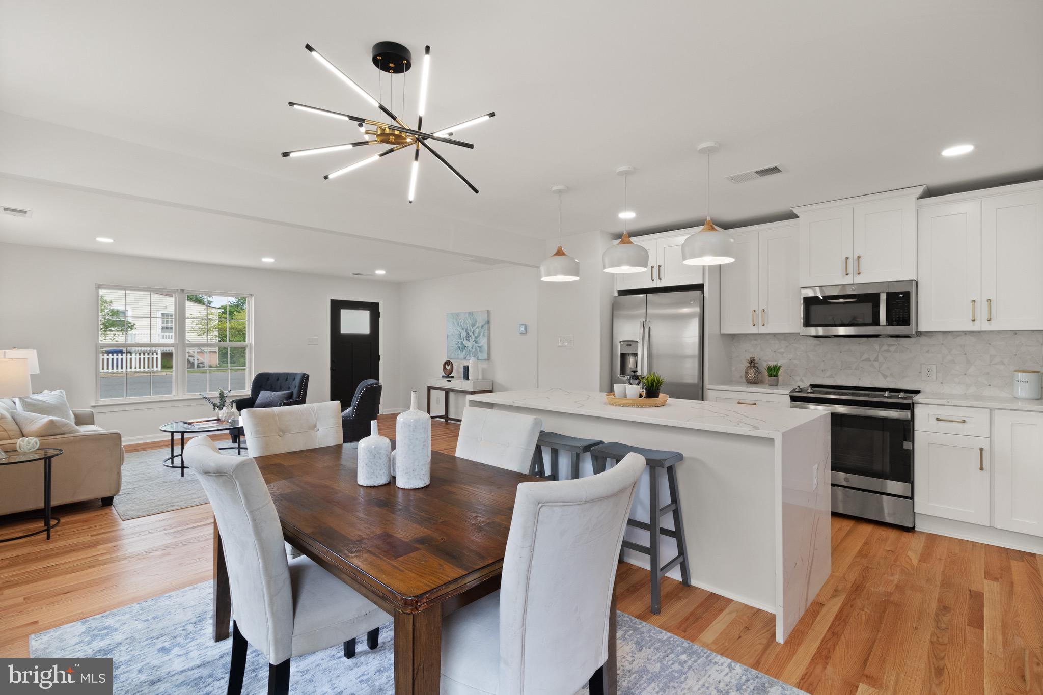 900 W 13th St