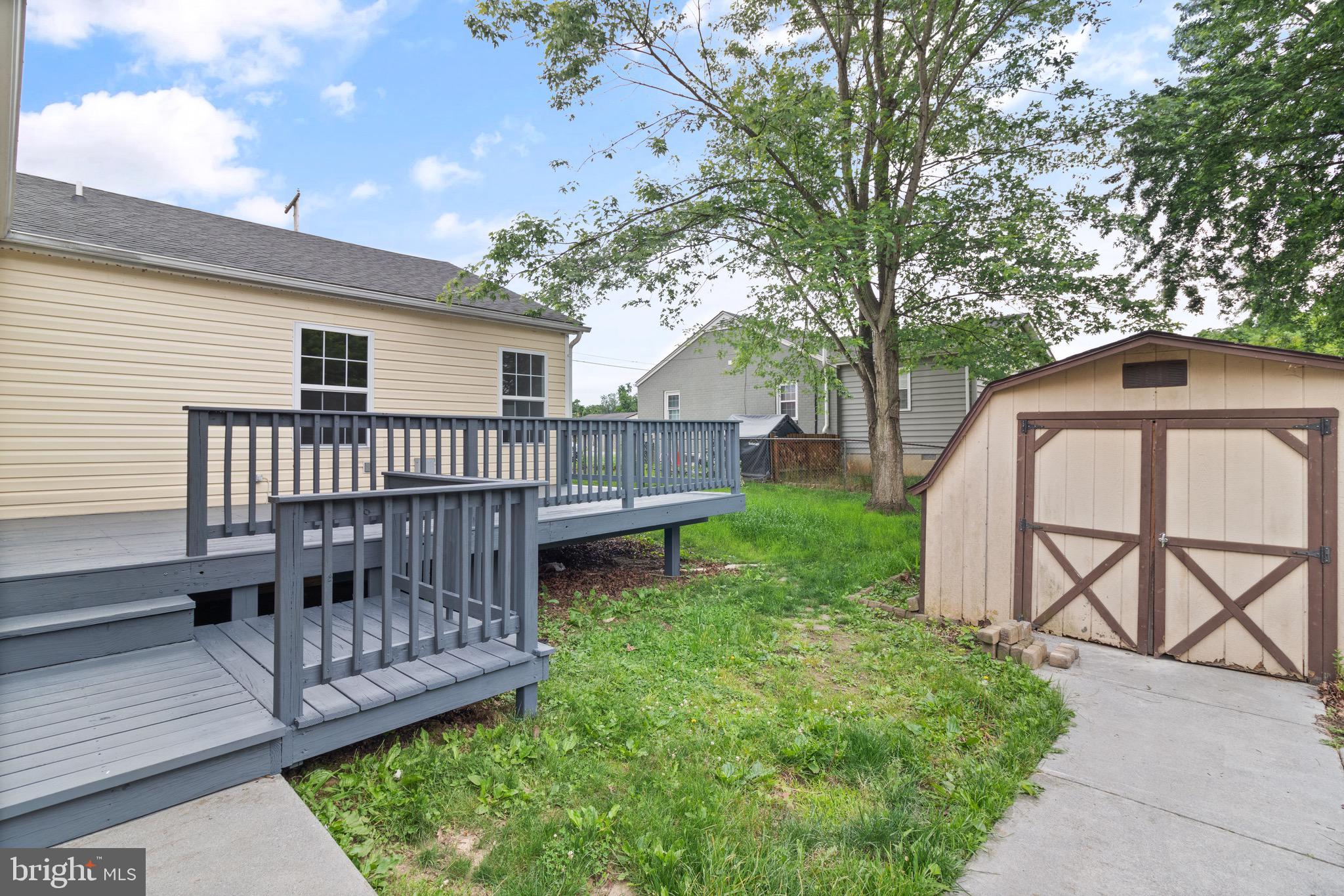 900 W 13th St