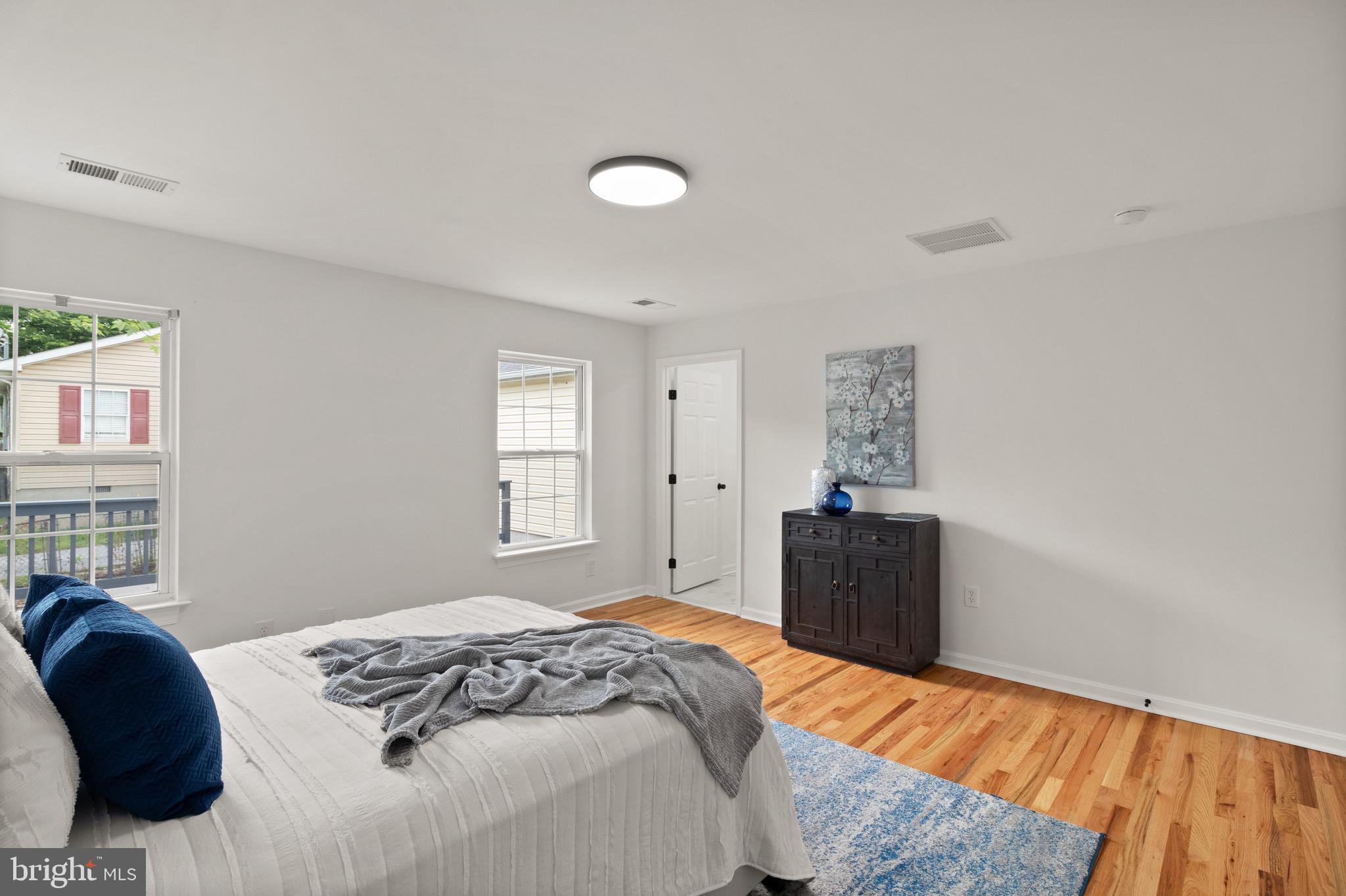 900 W 13th St