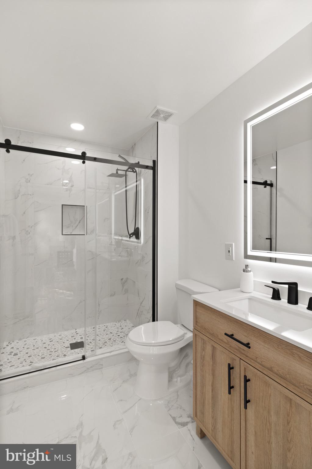 900 W 13th St