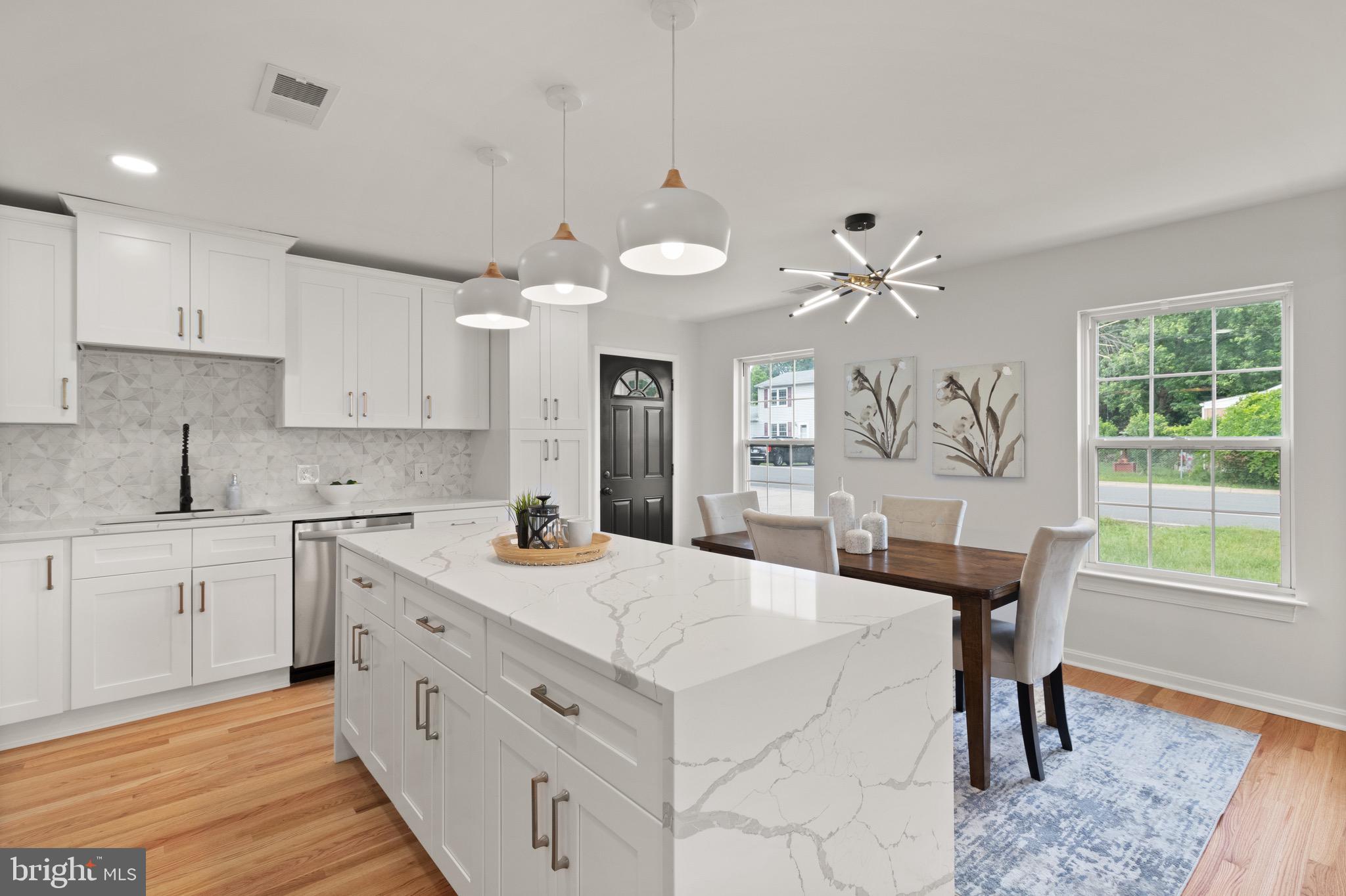 900 W 13th St