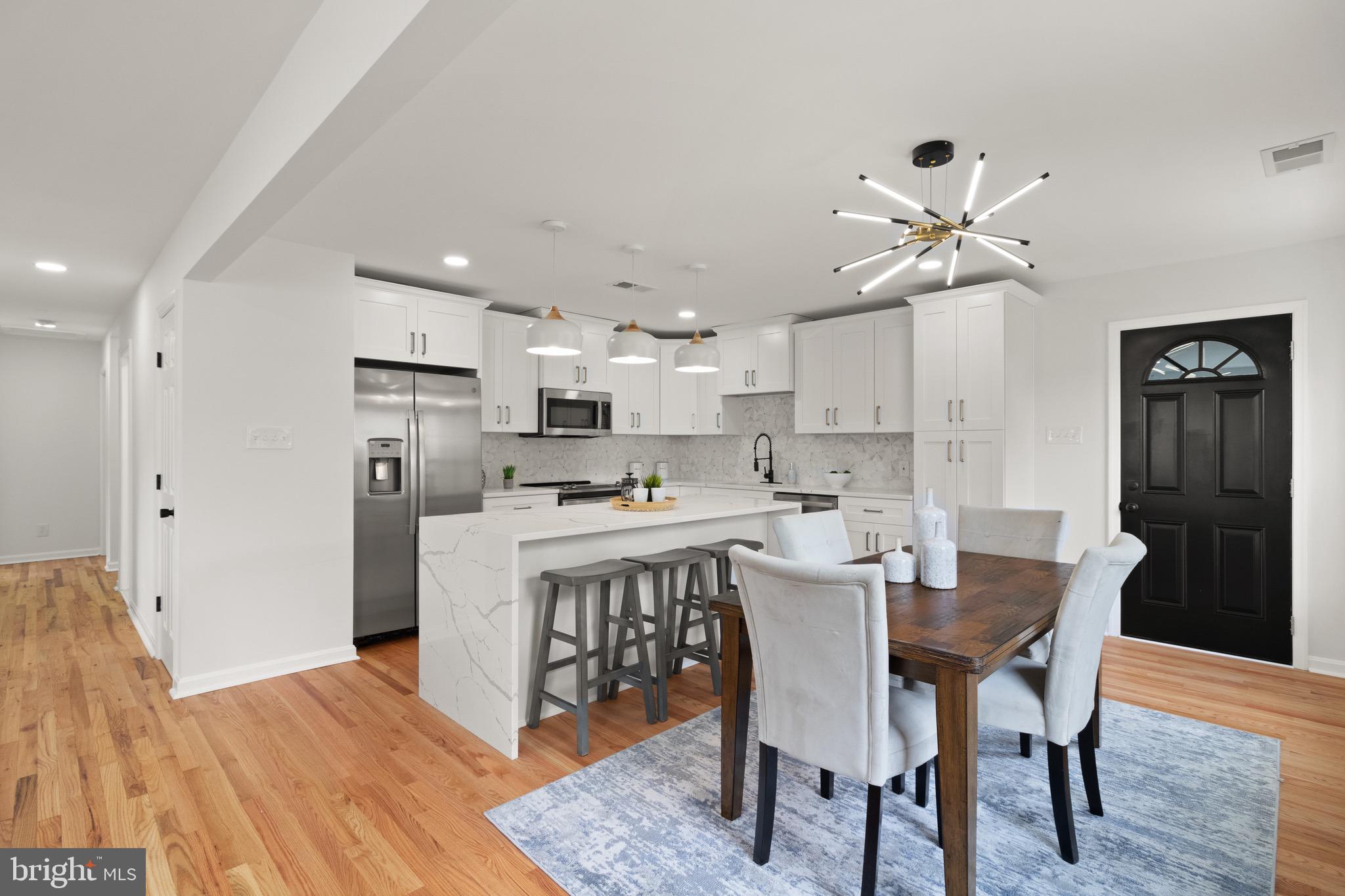 900 W 13th St