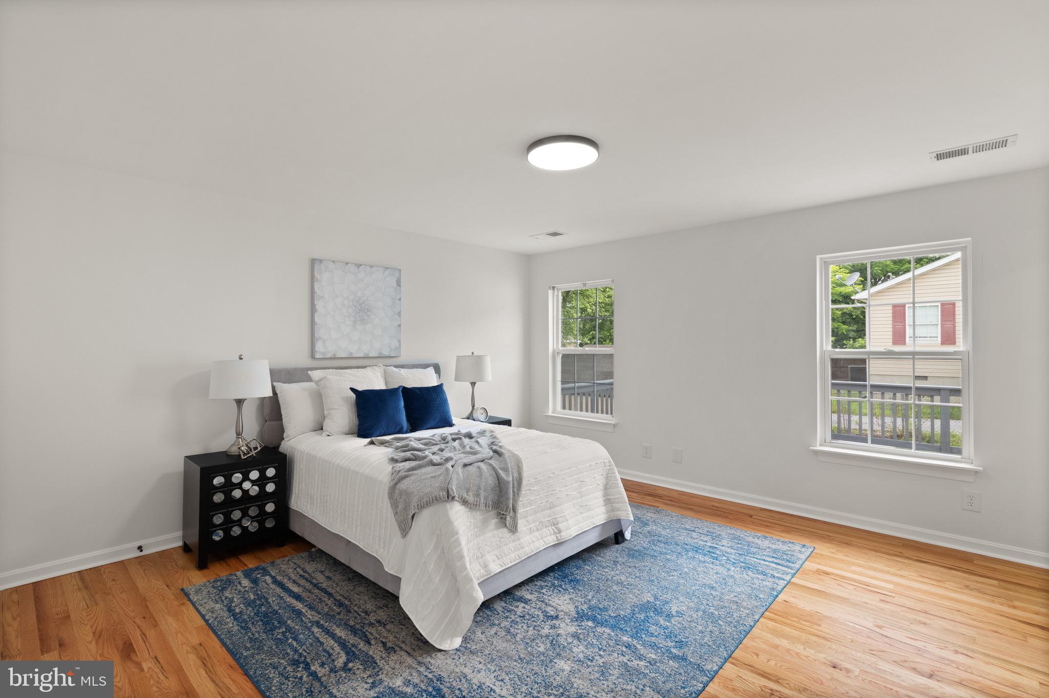 900 W 13th St