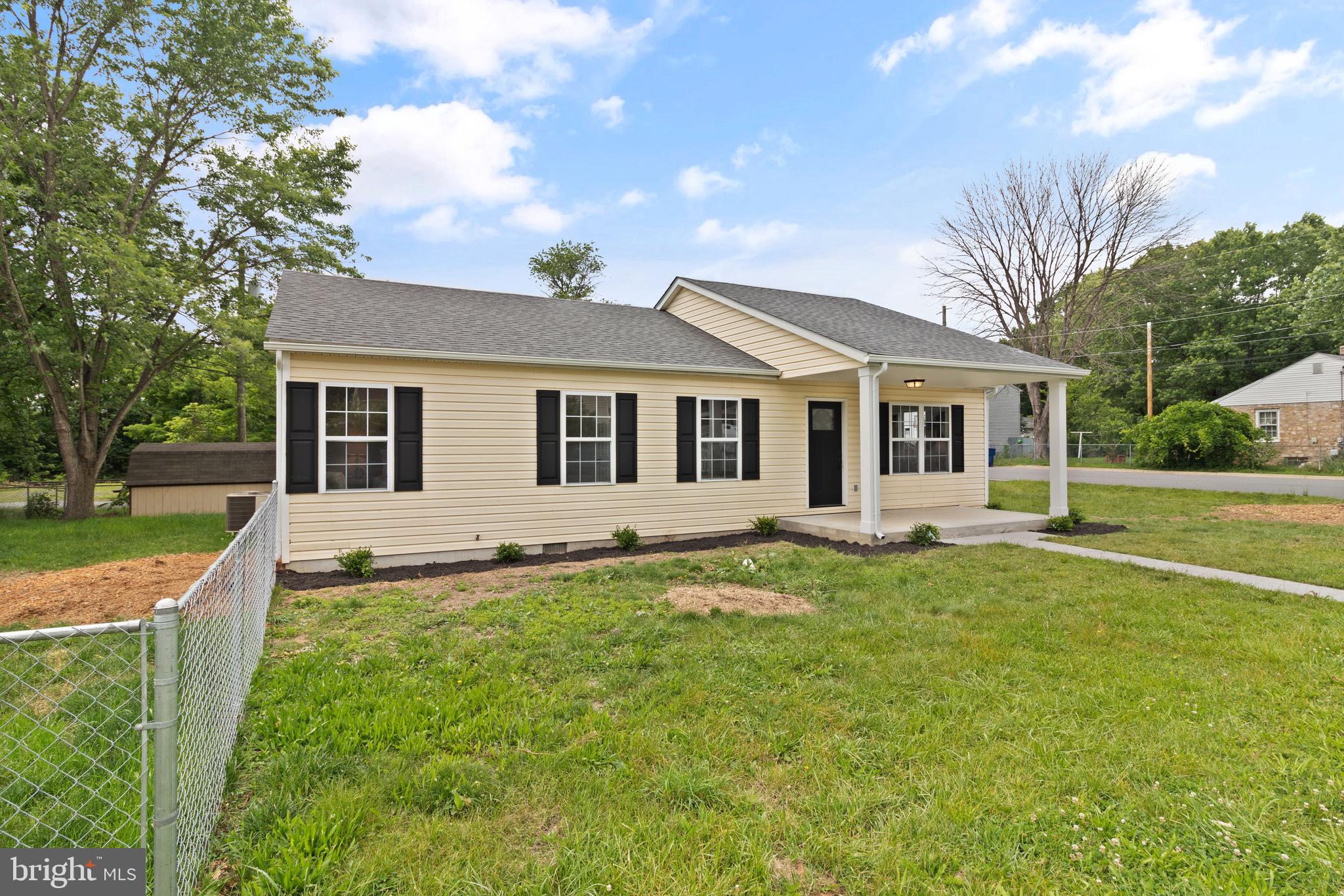 900 W 13th St