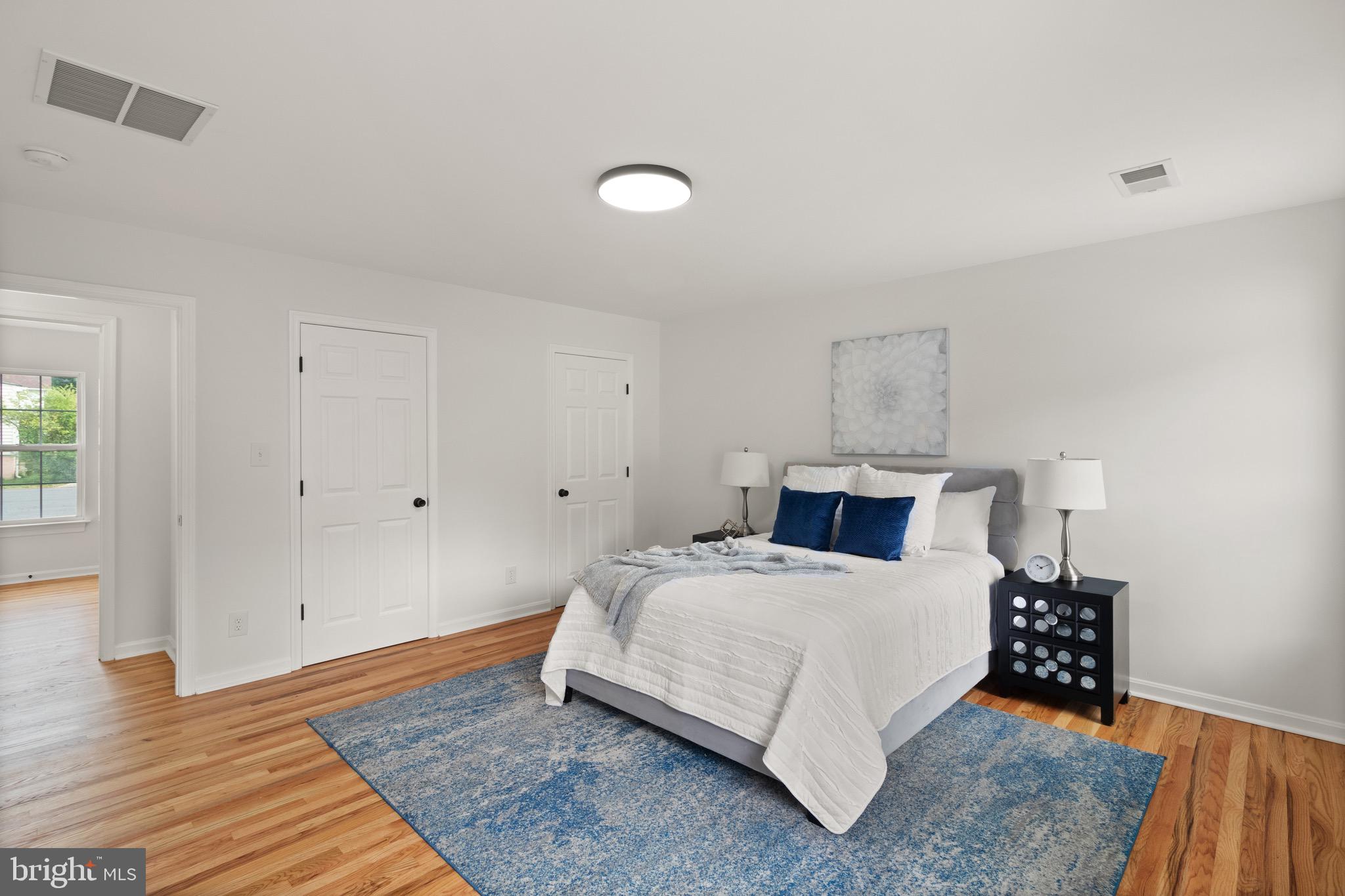 900 W 13th St
