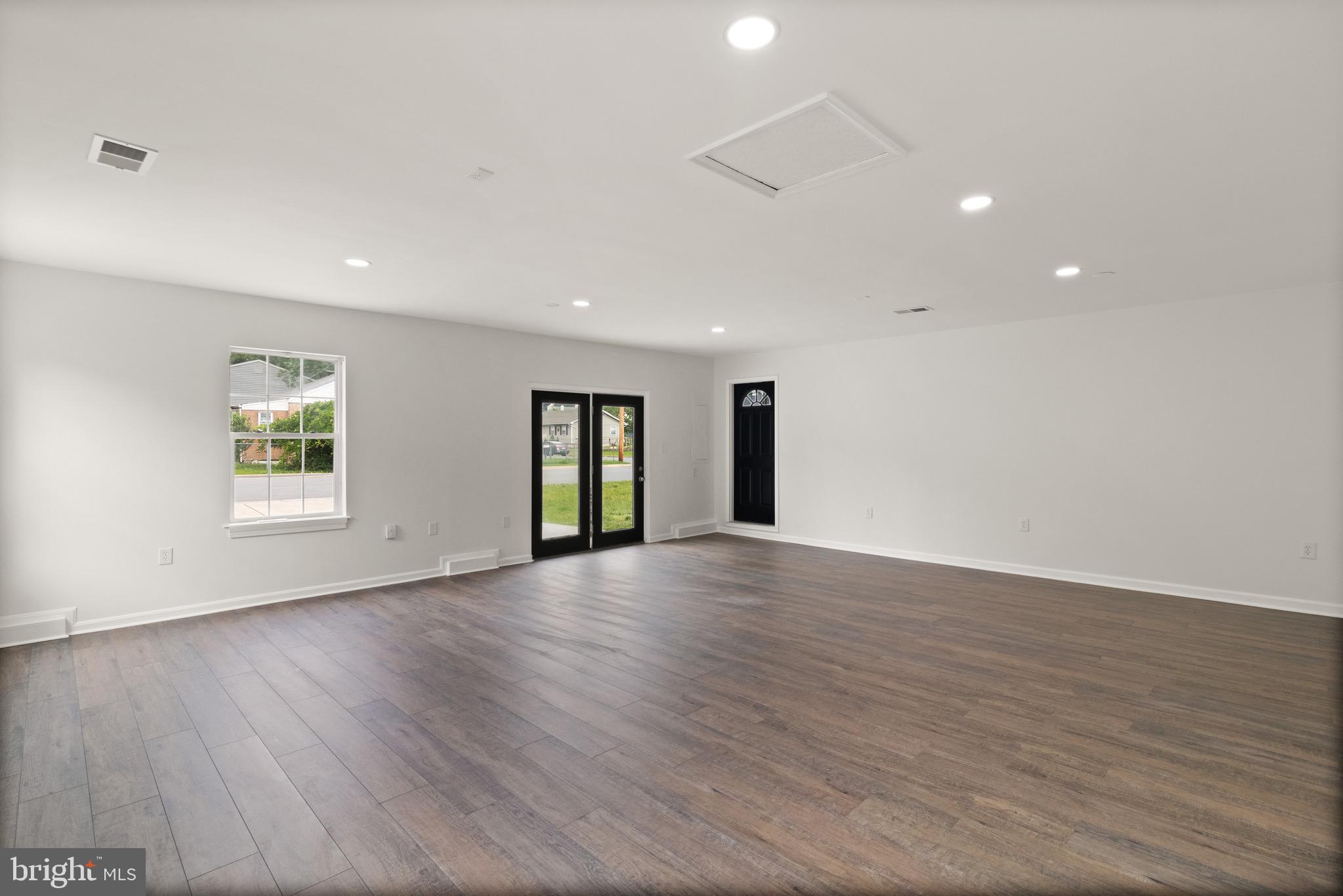 900 W 13th St