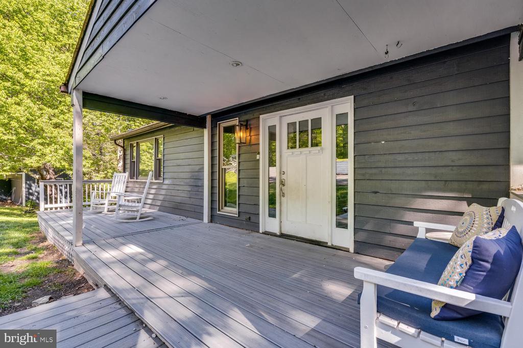 276 DEERHAVEN ROAD