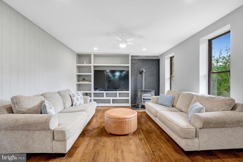 276 DEERHAVEN ROAD
