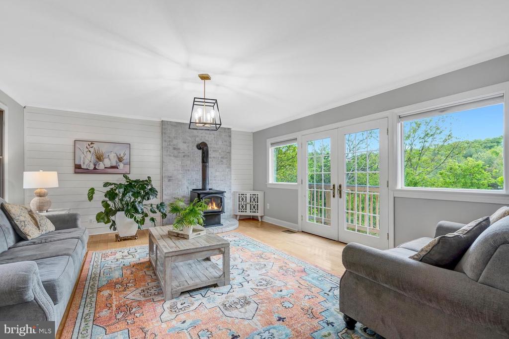 276 DEERHAVEN ROAD
