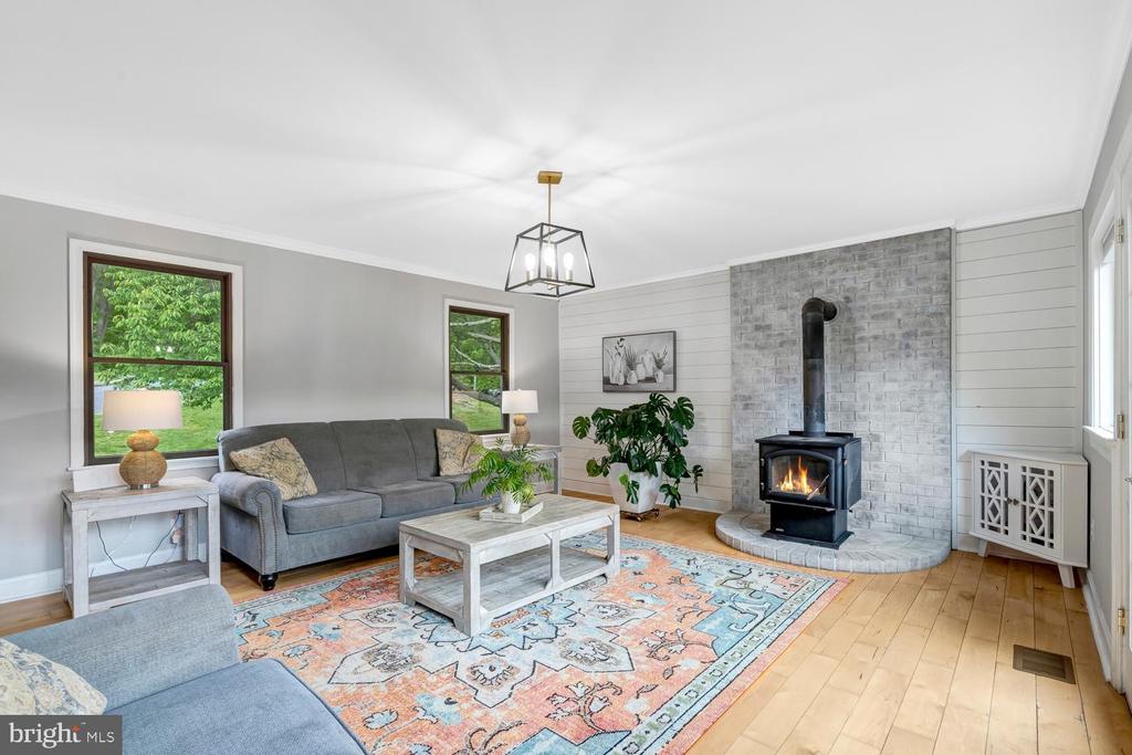 276 DEERHAVEN ROAD