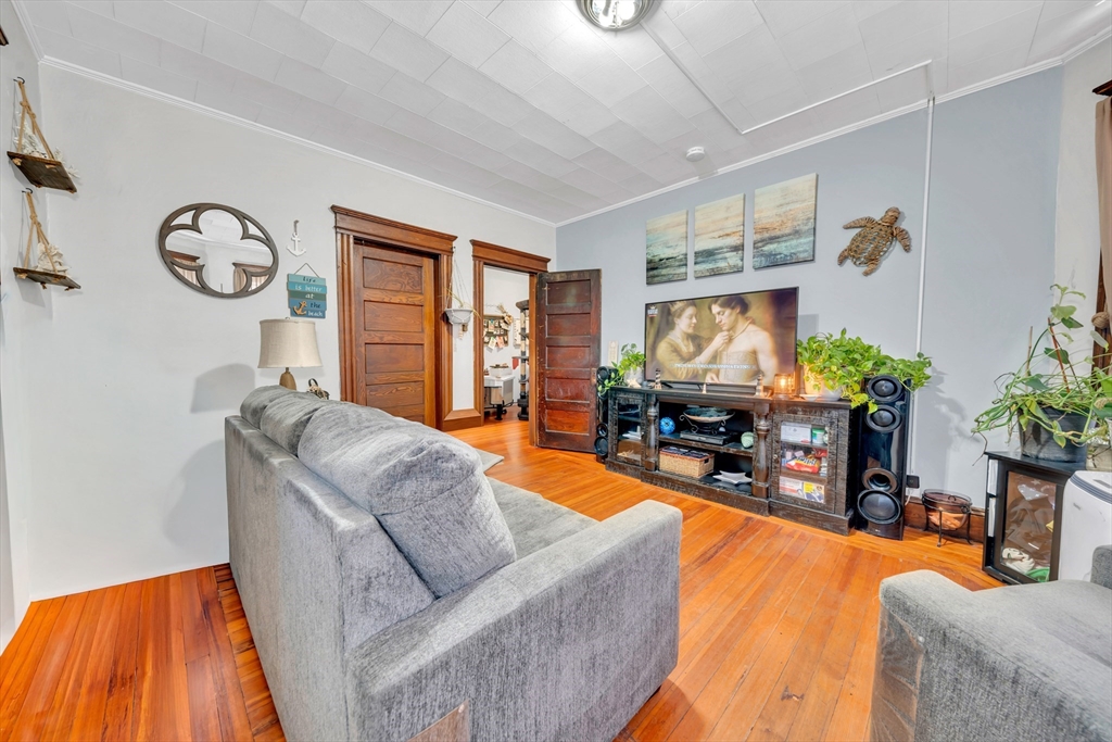 723-725 Carew St