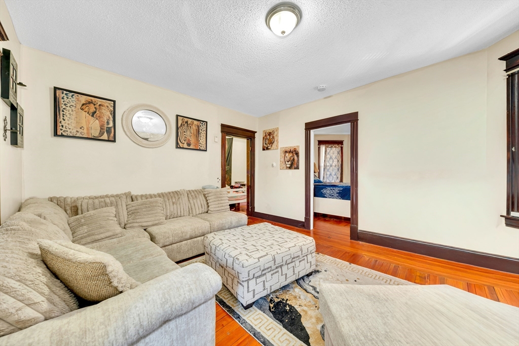723-725 Carew St