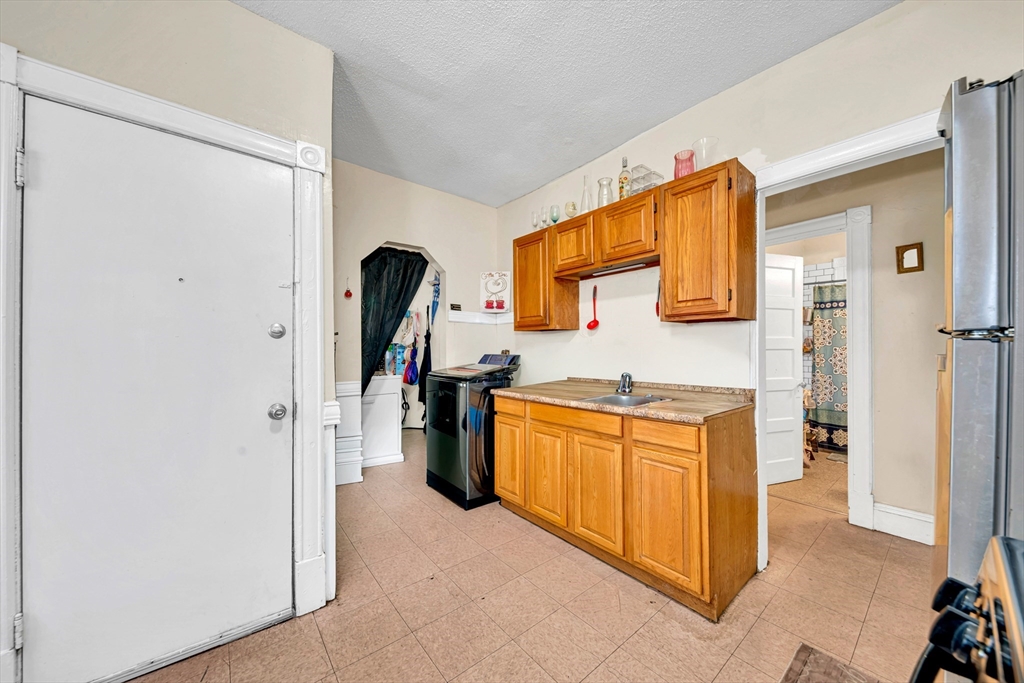 723-725 Carew St
