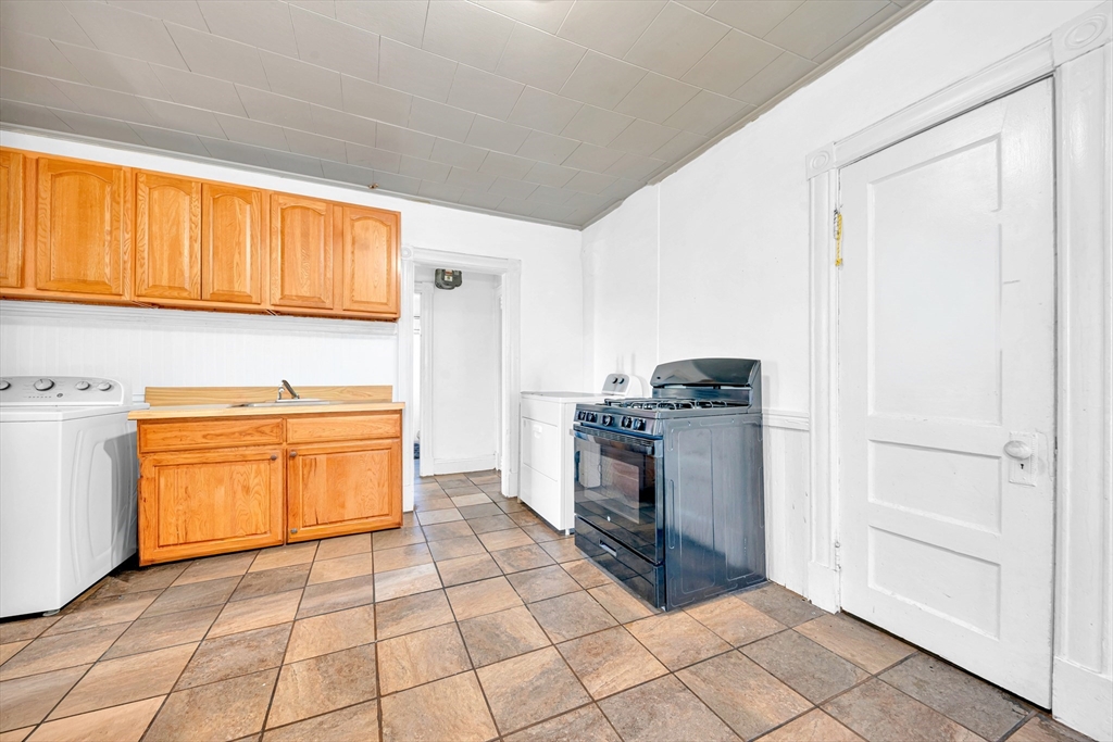 723-725 Carew St