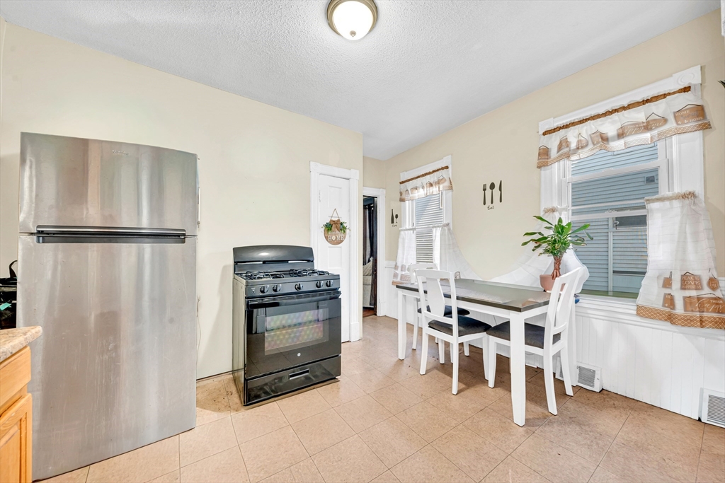 723-725 Carew St