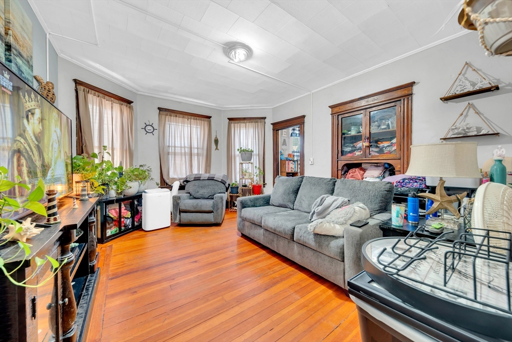 723-725 Carew St