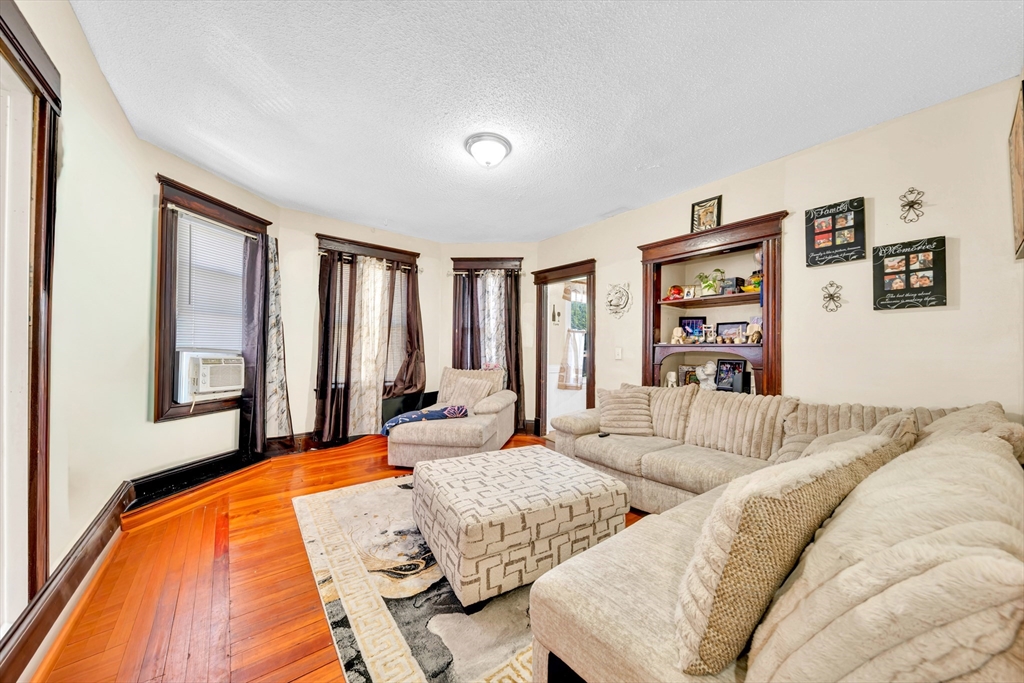 723-725 Carew St