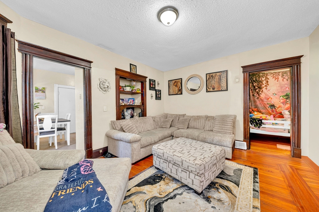723-725 Carew St