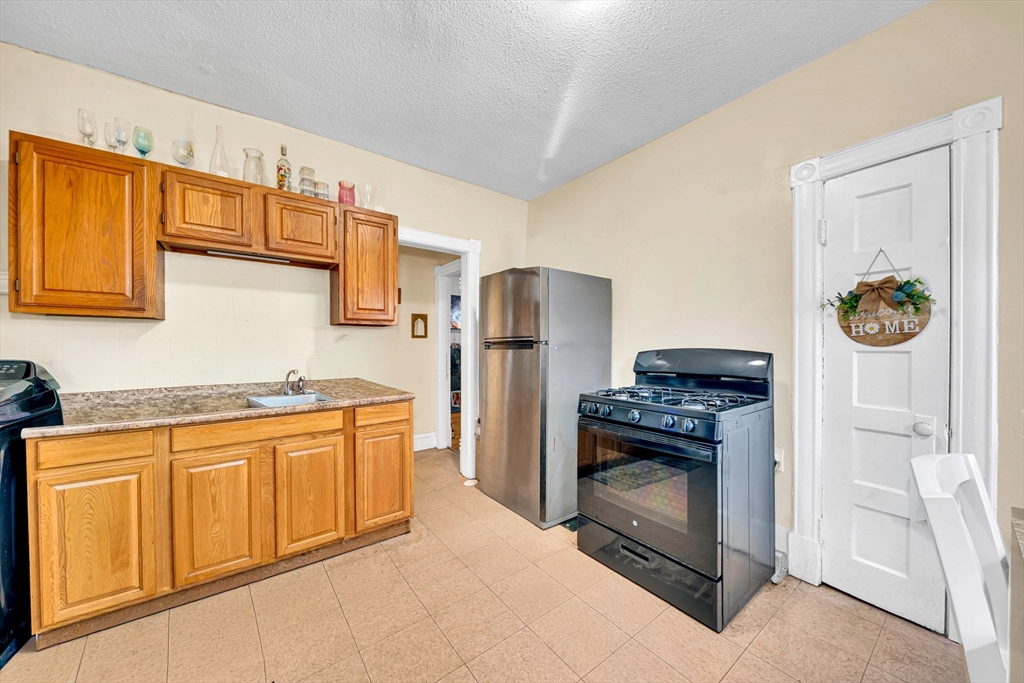 723-725 Carew St