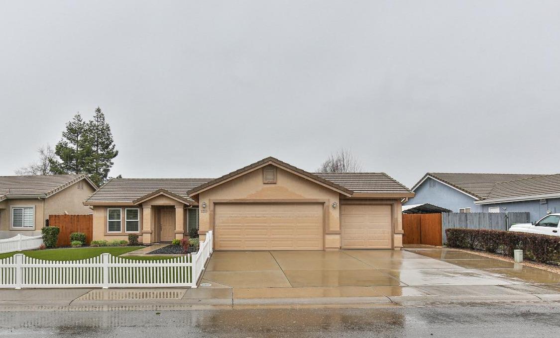 1213 Hiddenwood Drive