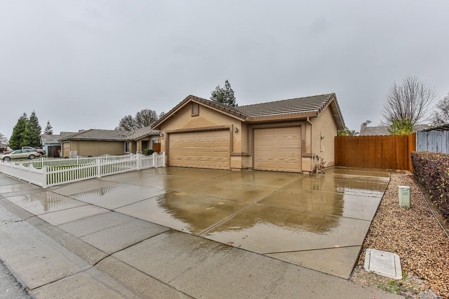 1213 Hiddenwood Drive