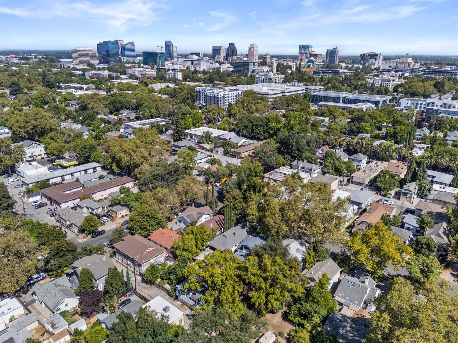 1719 Uptown Alley