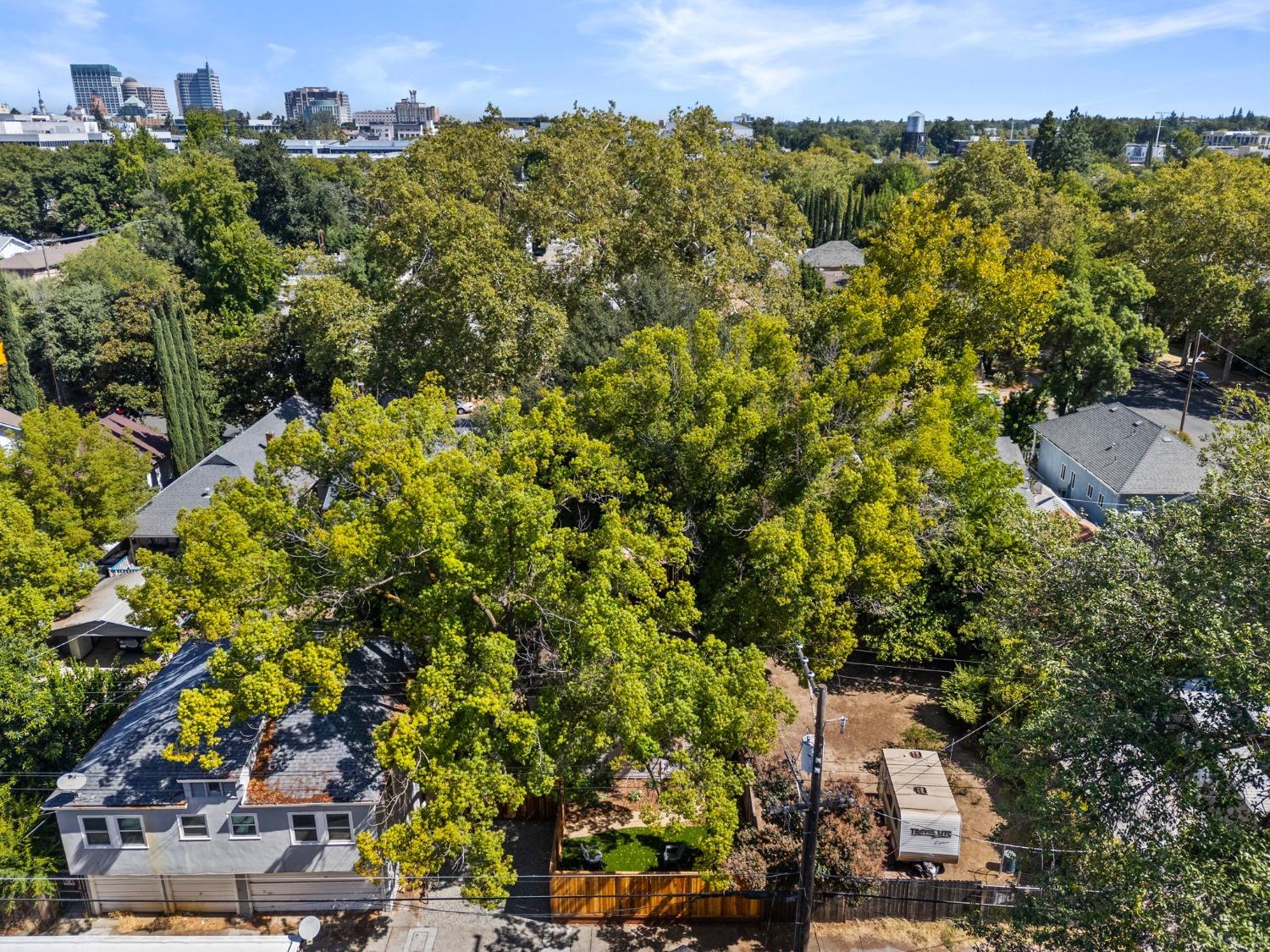 1719 Uptown Alley