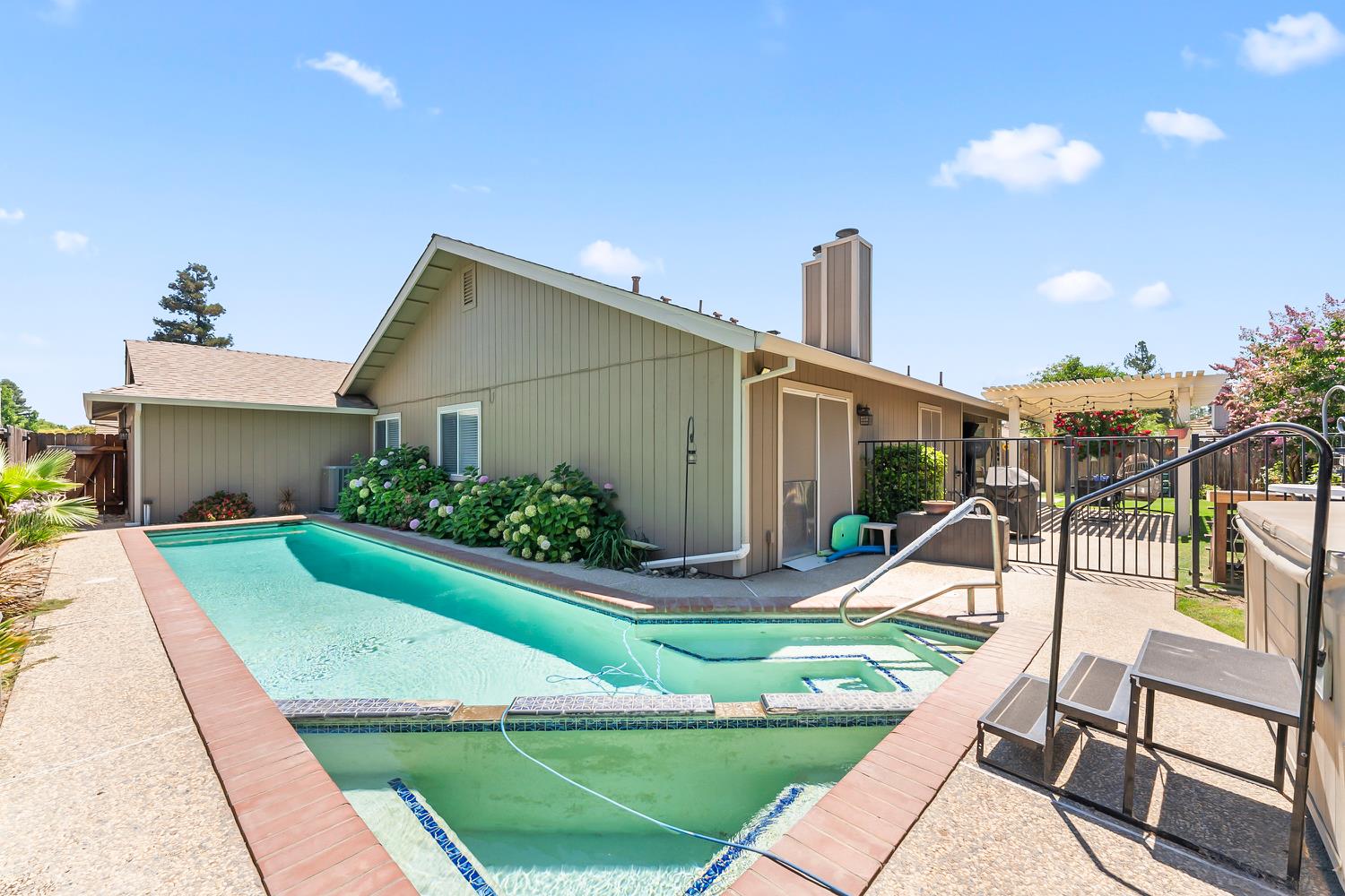 328 Finch Drive