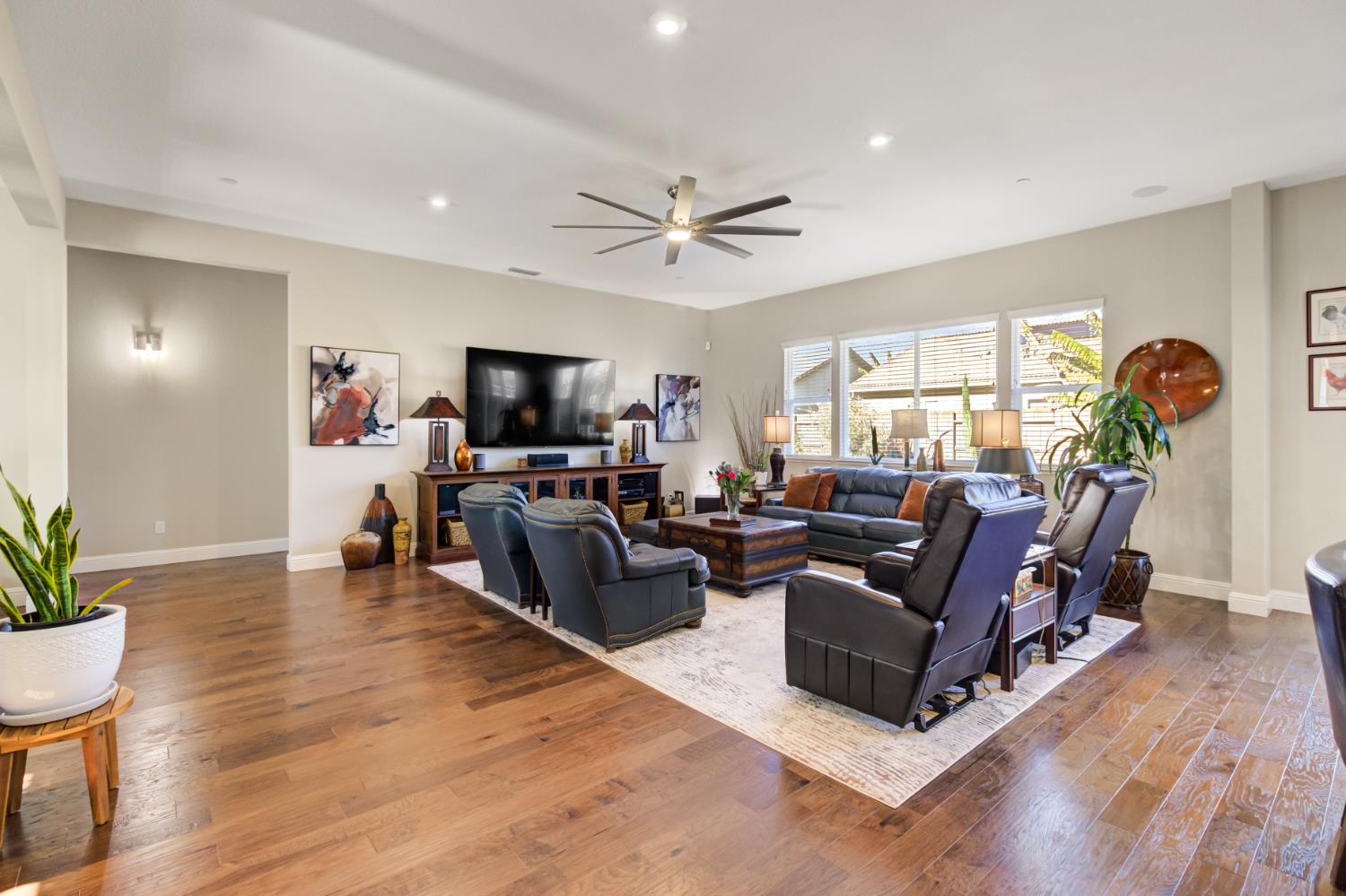 1101 Marichal Way