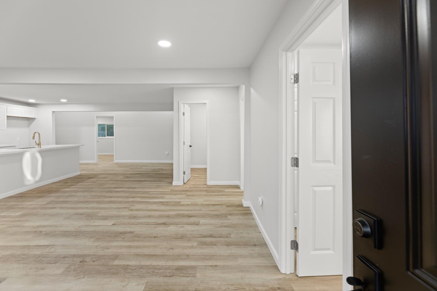 864 W 5th Street