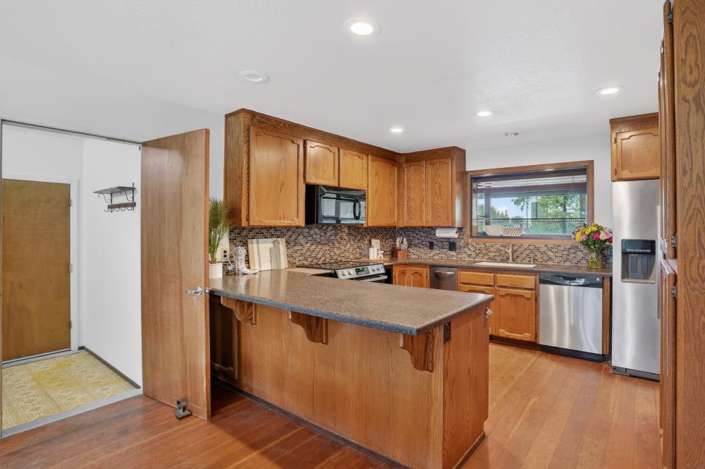 14130 Sargent Avenue