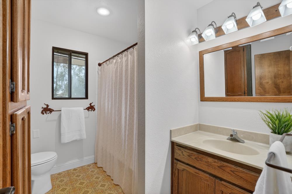 14130 Sargent Avenue