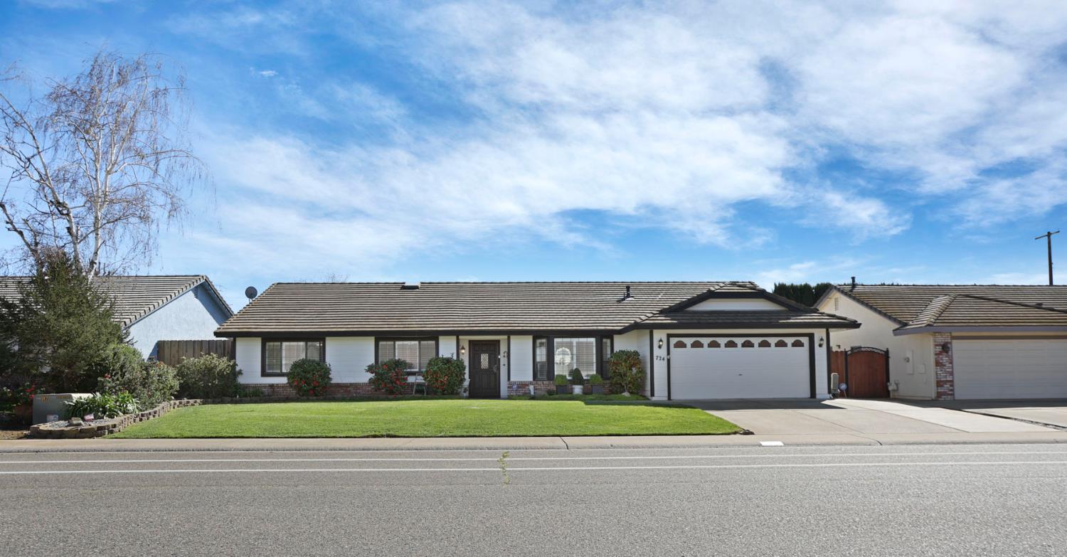 724 Adare Way
