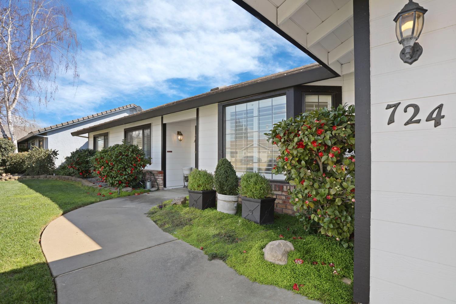 724 Adare Way