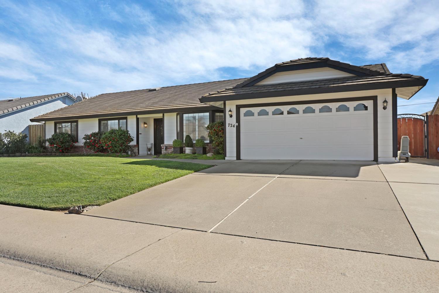 724 Adare Way