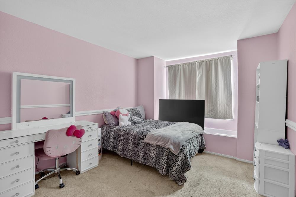 1177 Amberhill Avenue