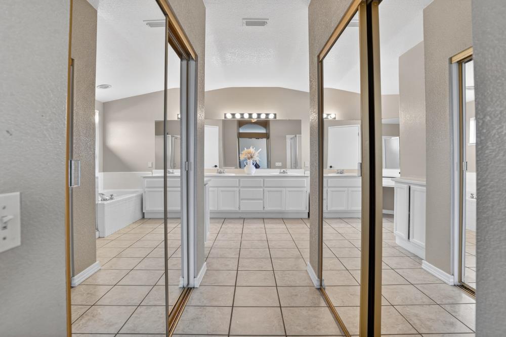 1177 Amberhill Avenue