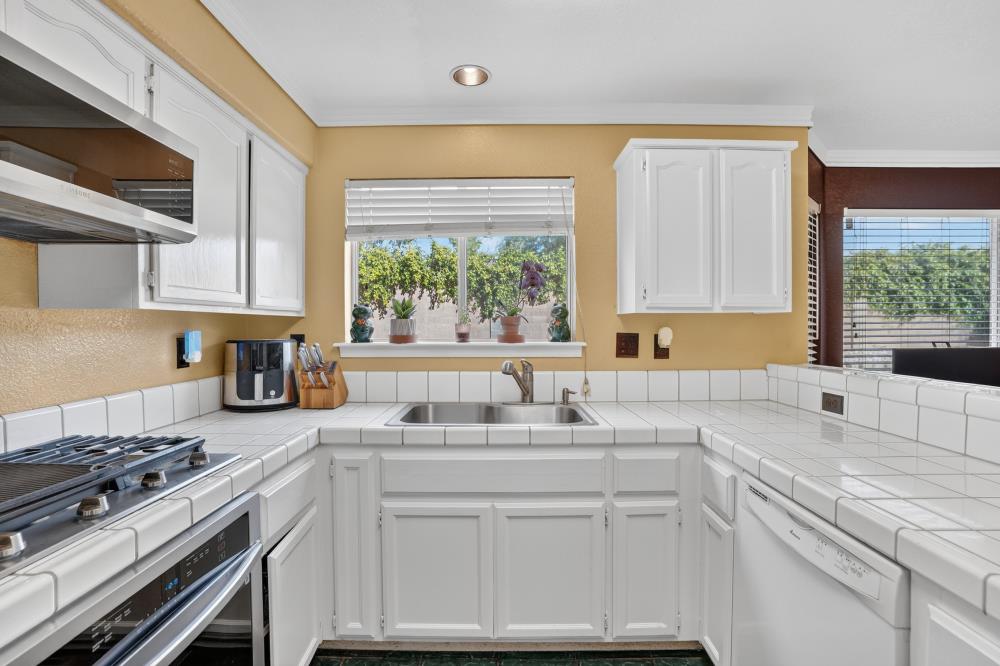 1177 Amberhill Avenue