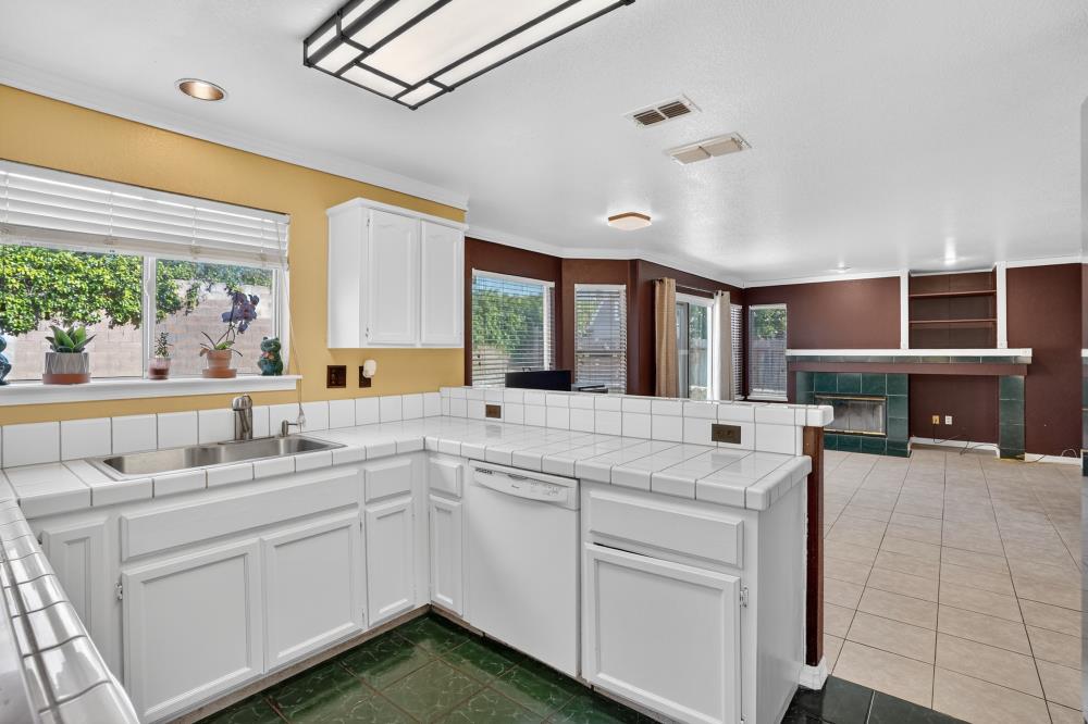 1177 Amberhill Avenue