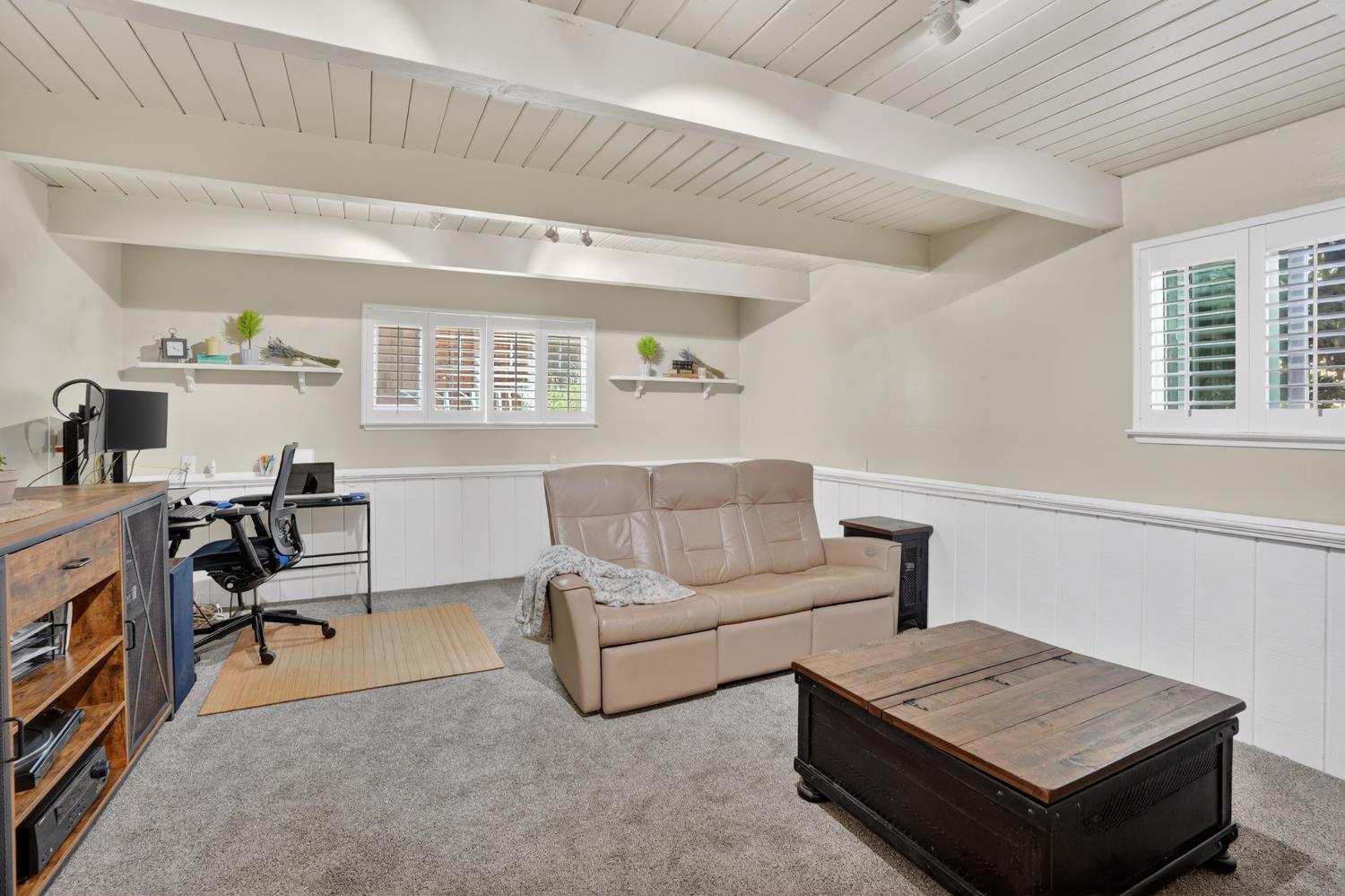 1042 Norfolk Road