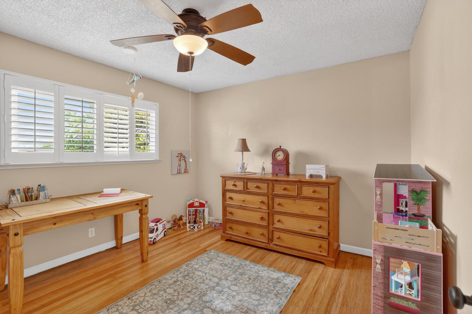 1042 Norfolk Road