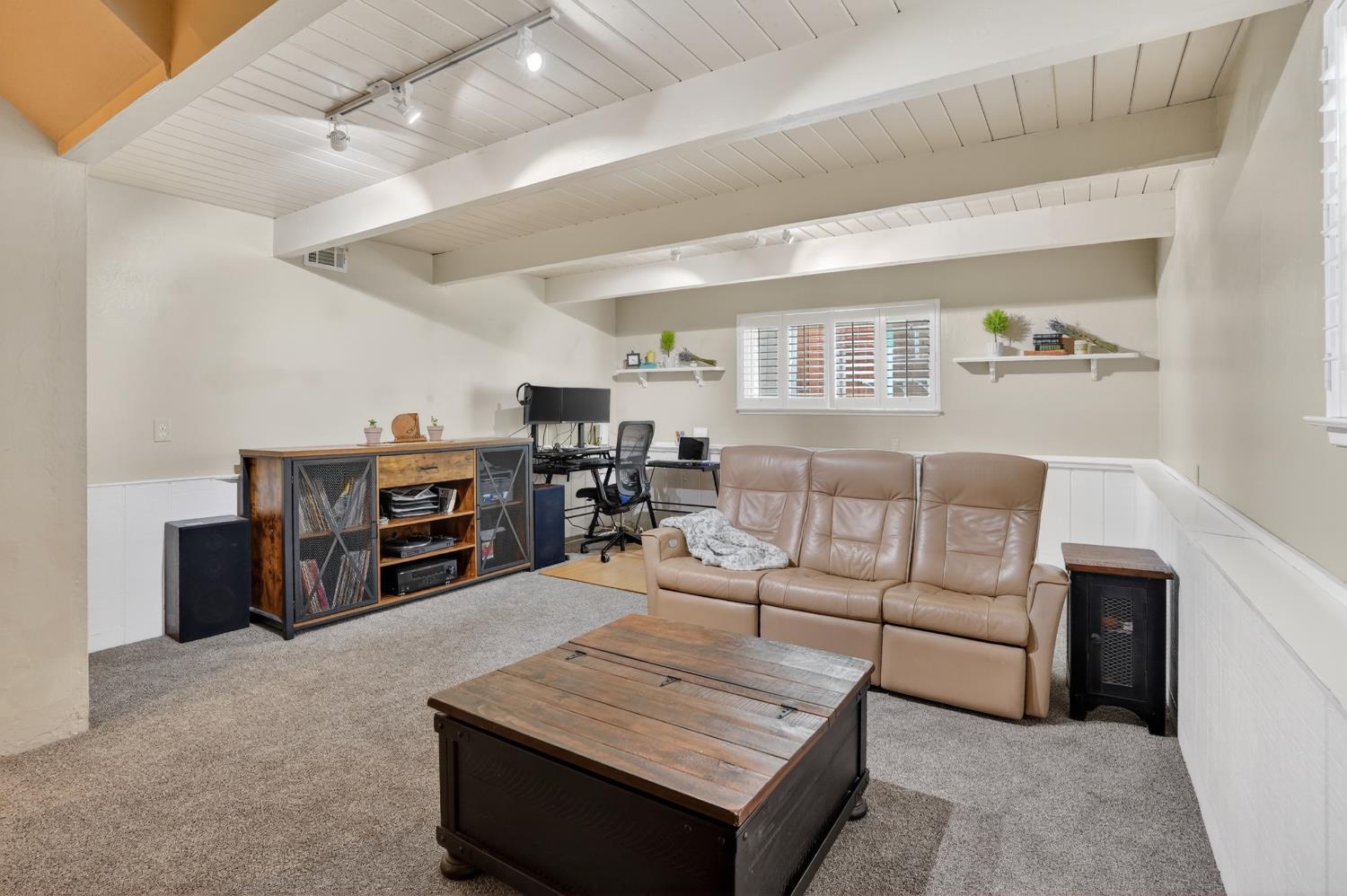 1042 Norfolk Road