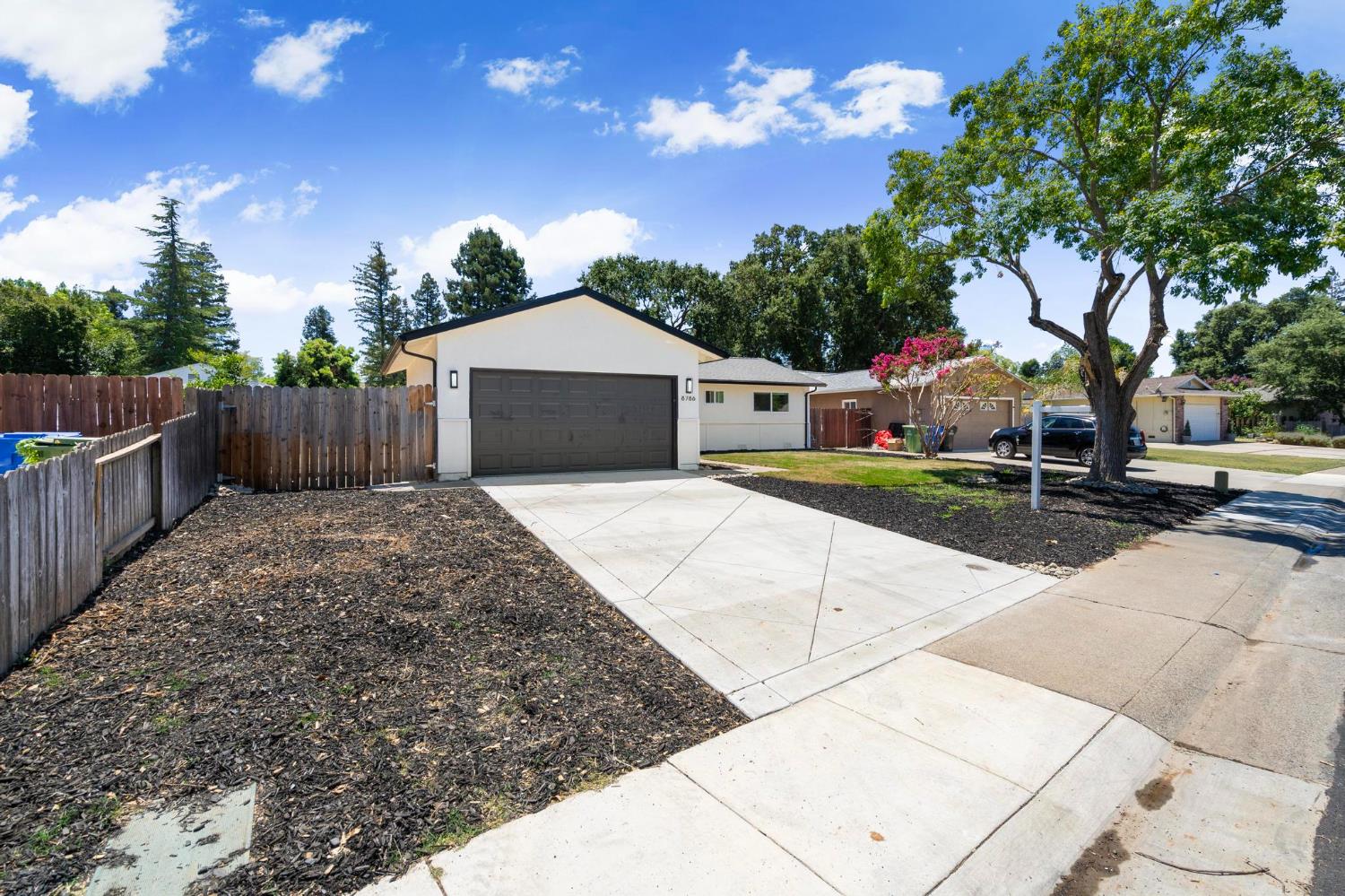 8786 Elk Way