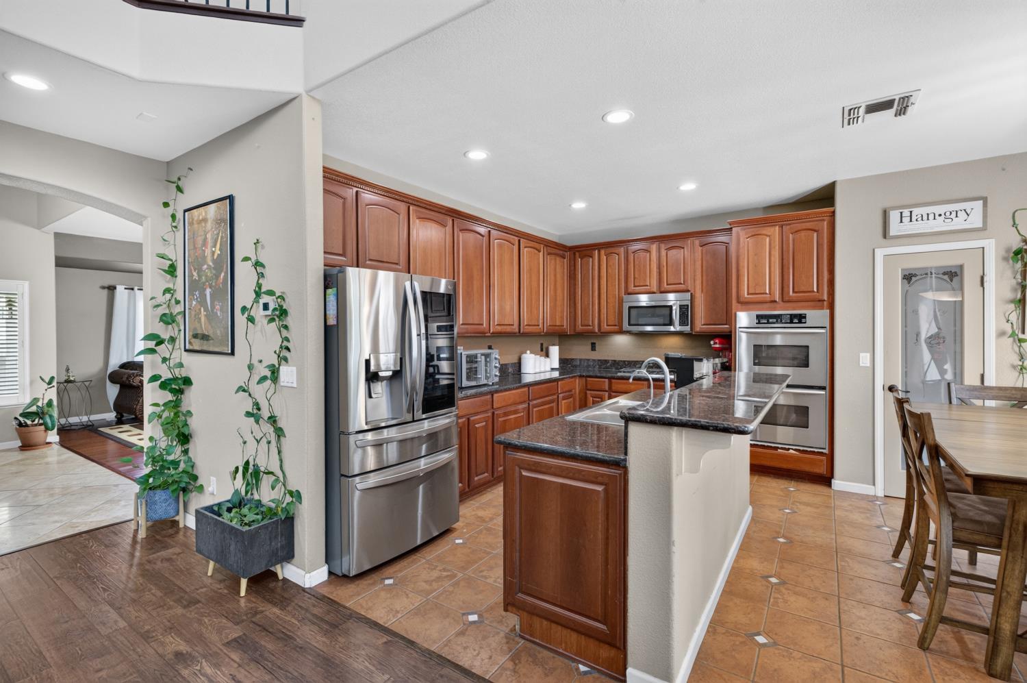 6506 Oscar Circle