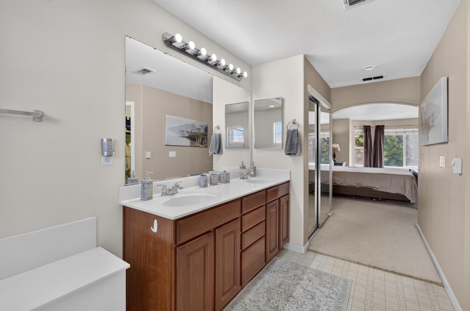 6506 Oscar Circle