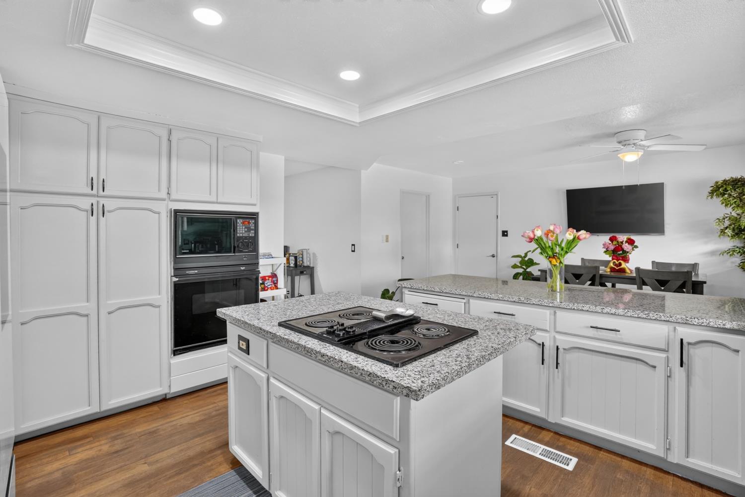 12301 E Jahant Road